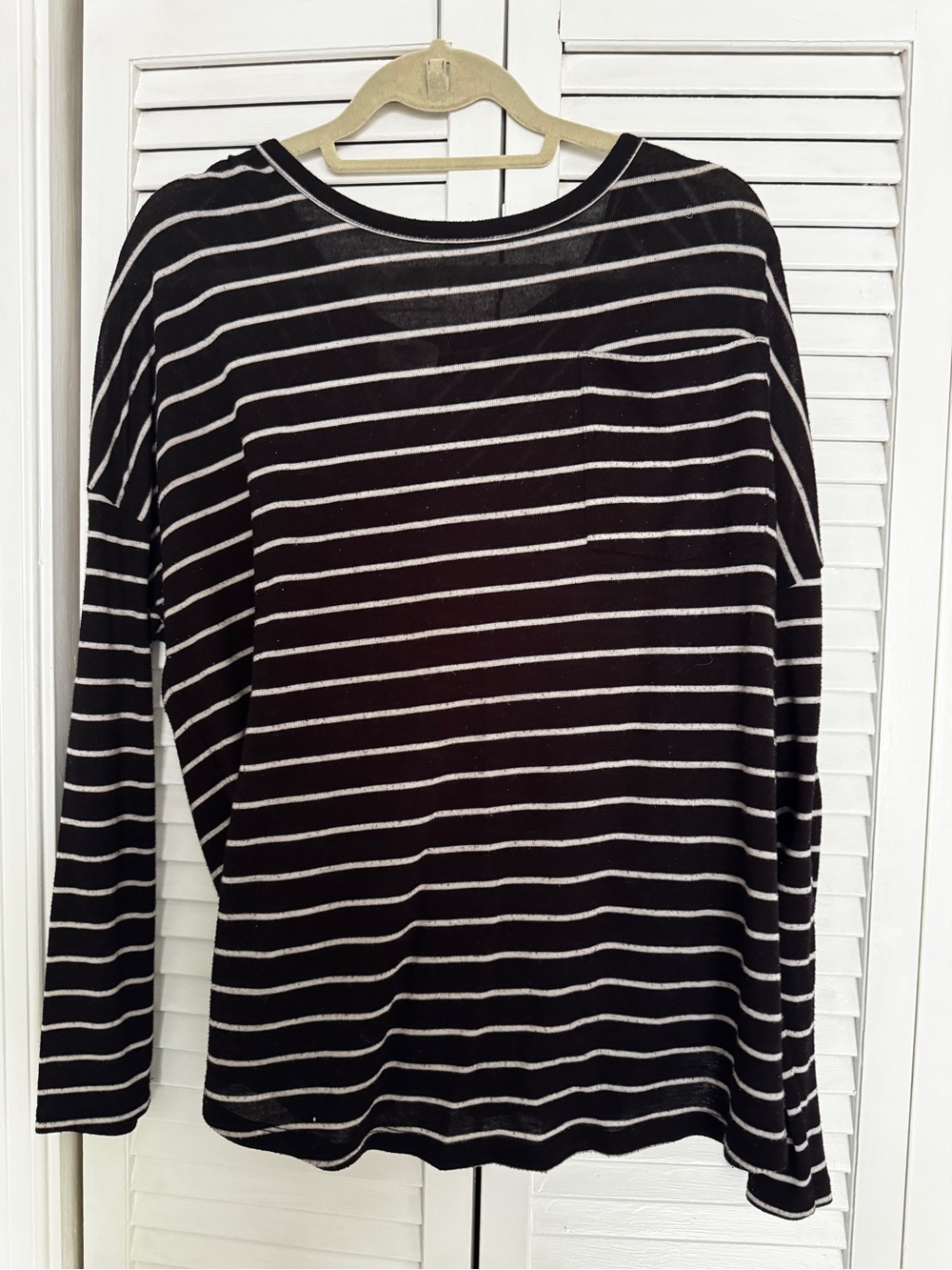 Old Navy Black and White Striped Long Sleeve Top